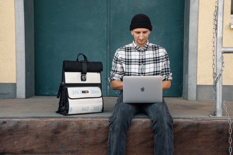 Backpack Edgar comes with a thickly padded Fleece Laptop-Compartment Backpack Edgar comes with a thickly padded Fleece Laptop-Compartment